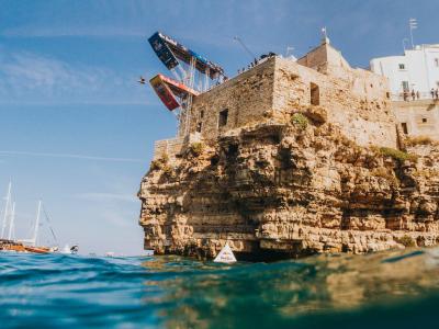 houseatravel en red-bull-cliff-diving-in-polignano-a-mare 015